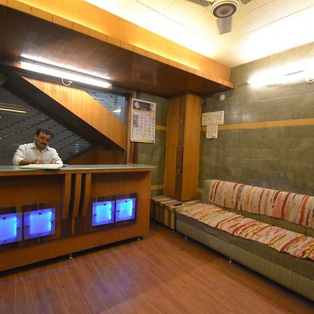 Hotel Sai Hari Prasad Shirdi Esterno foto