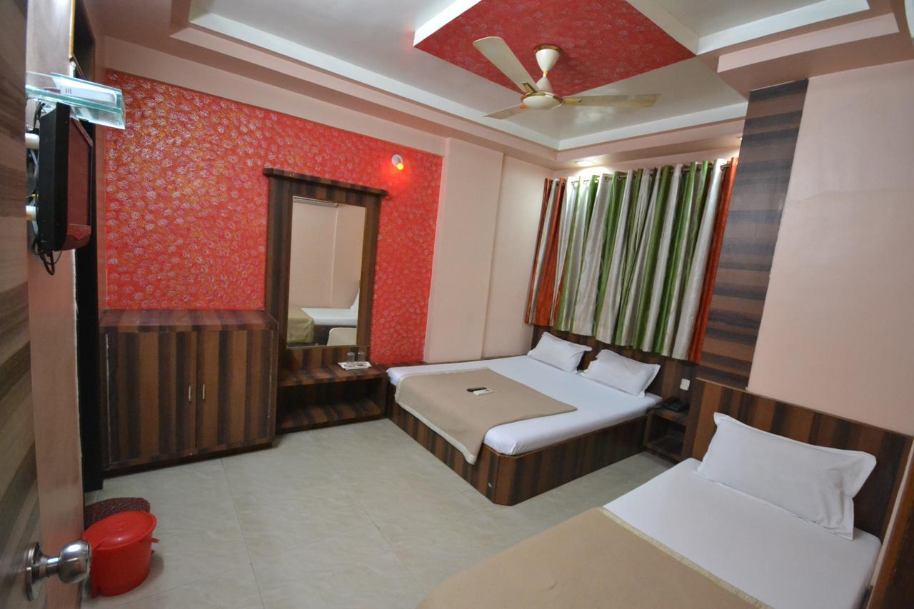 Hotel Sai Hari Prasad Shirdi Esterno foto